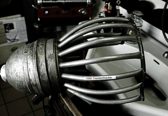 Trockenhaube im Mini-Friseur-Museum