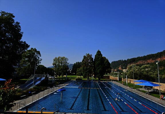 Das Bild zeigt das Freibad "NordBad" in Trier.