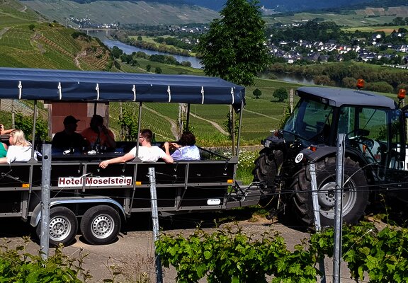 Planwagenfahrten mit dem Hotel Moselsteig