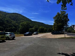 P2 Nikolausufer großer Parkplatz