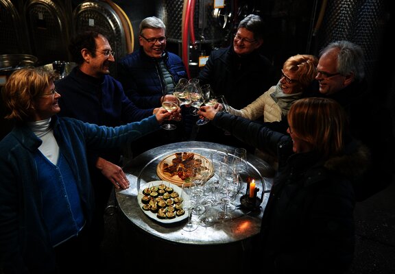 Weinprobe im Keller