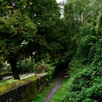 Unterwegs oberhalb der Stadt