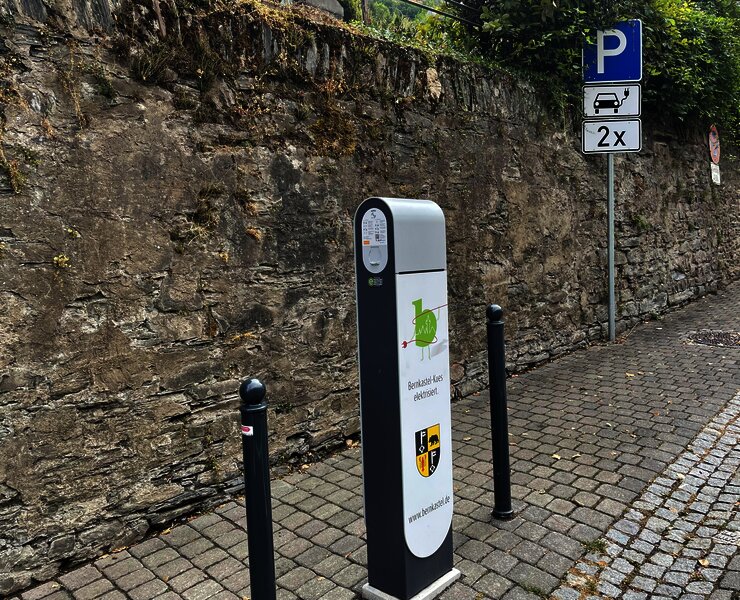 Ladestation Burgstraße seitlich