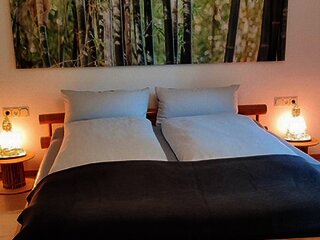 Schlafzimmer  mit 180er Bett