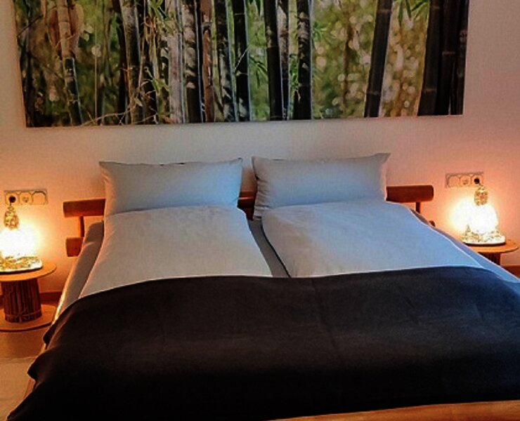 Schlafzimmer  mit 180er Bett