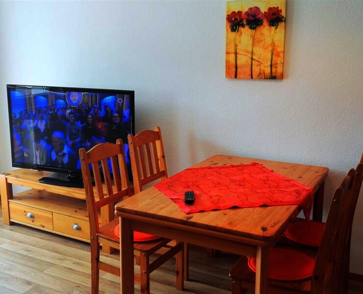 Fewo2A_TV_Esstisch_IMG_20160915_112909