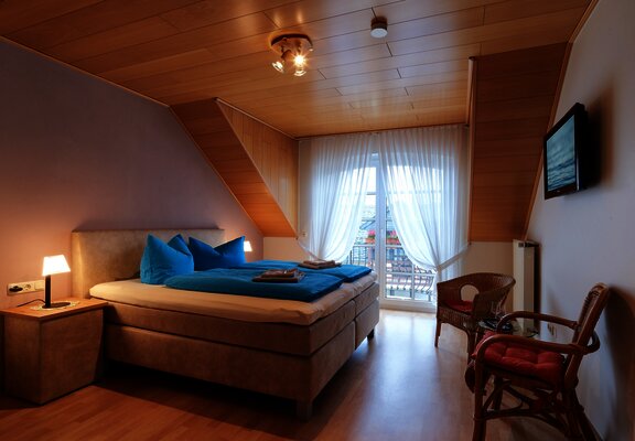 Zimmer-Spätburgunder-36505 (1)