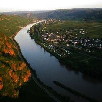 Die Mosel und Erden