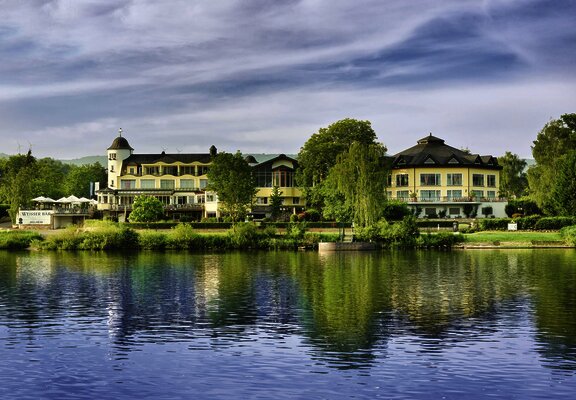 Hotel_Weisser_Baer_Mai