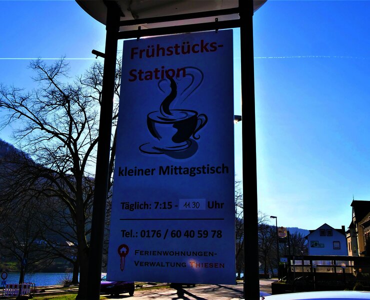 Frühstücksstation Thiesen Schild