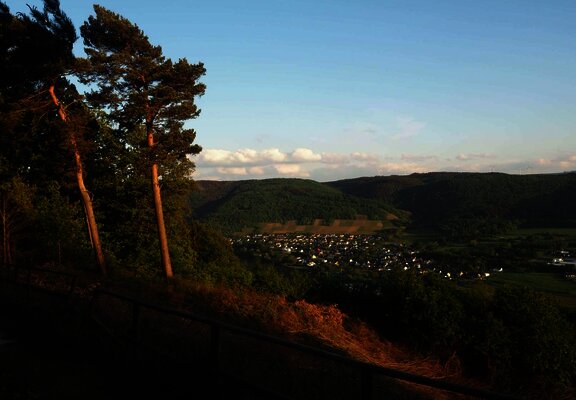 Ruhebank mit Blick auf Andel und die Mosel