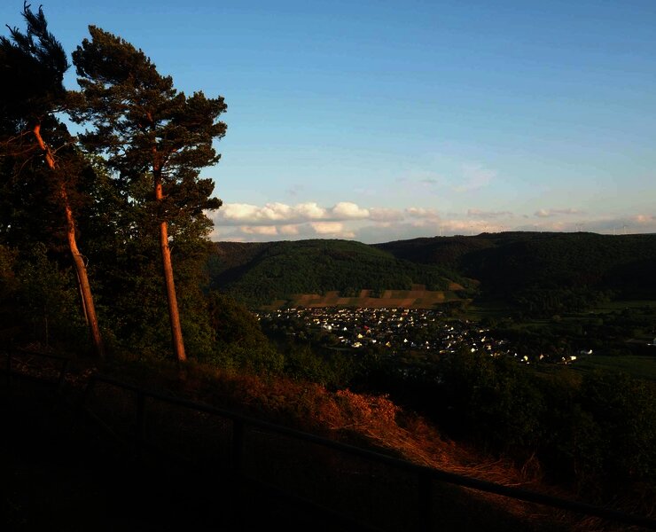 Ruhebank mit Blick auf Andel und die Mosel