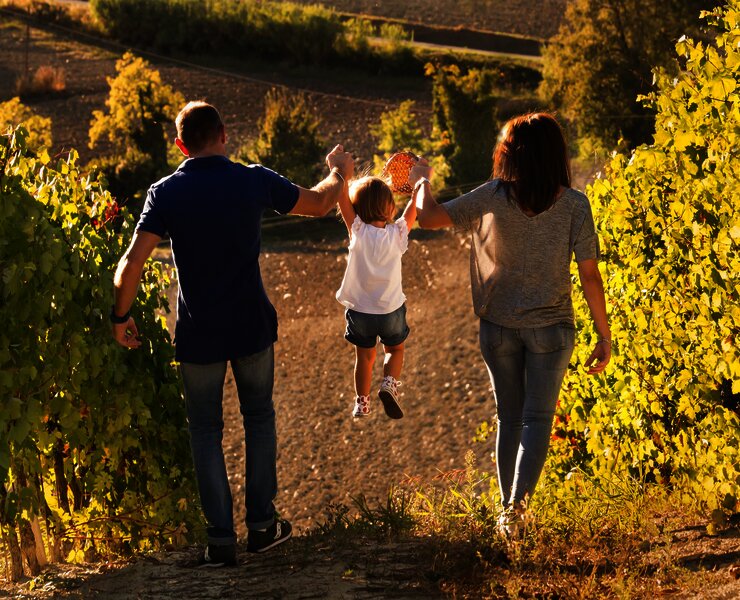 Familien im Weinberg