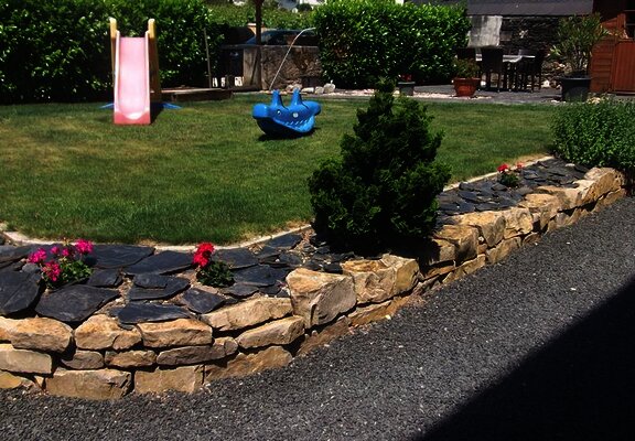 Spielwiese & Grillplatz