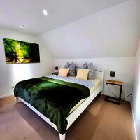 Screenshot_20230103_080004_Photos[1]