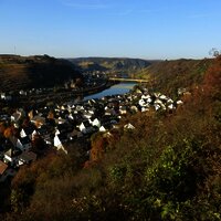 Blick von der Mönch-Felix-Hütte auf Niederfell und Kobern-Gondorf