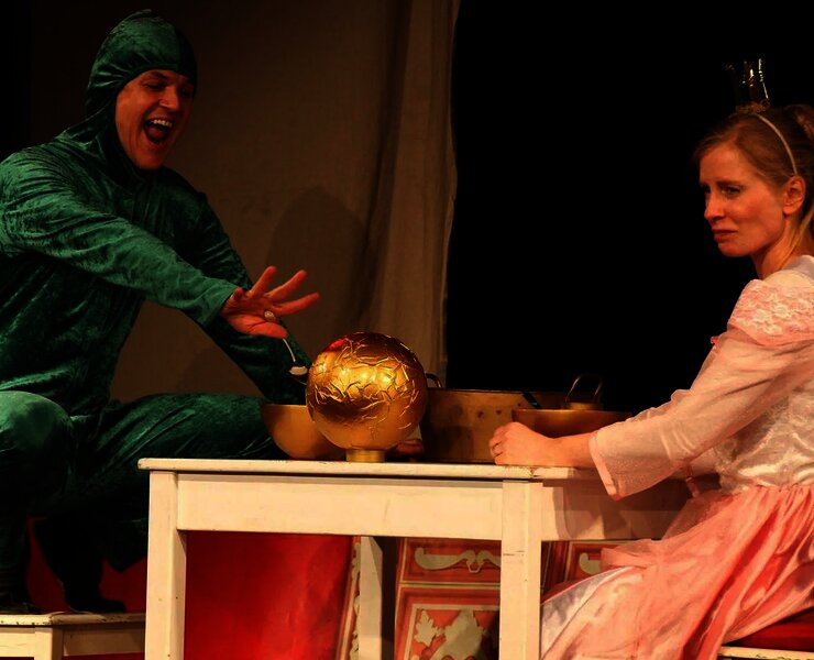 Froschkönig am Tisch