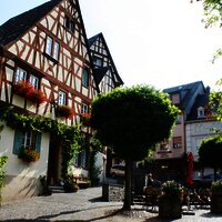 Marktplatz Zeltingen im Sommer