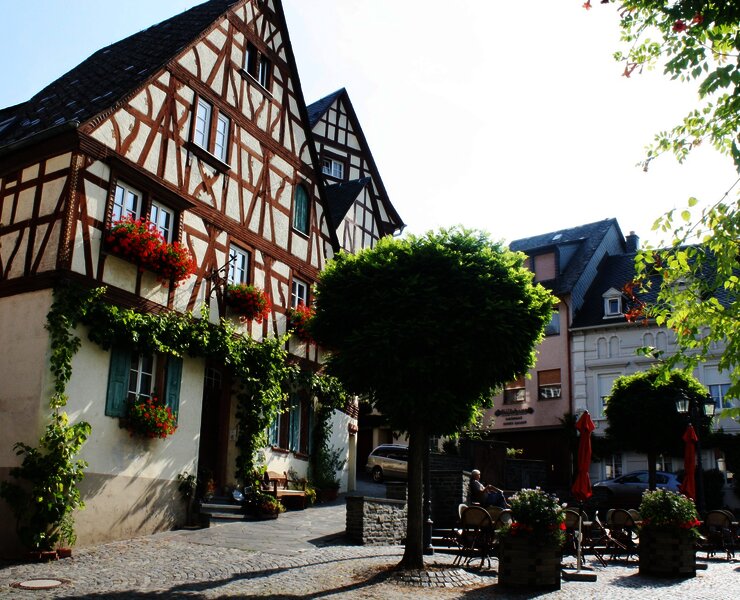 Marktplatz Zeltingen im Sommer