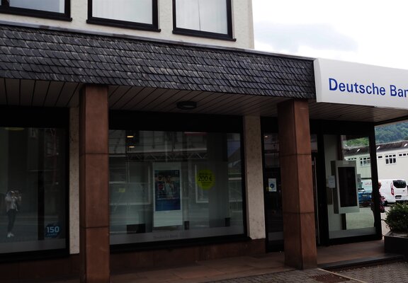 Deutsche Bank, Kues