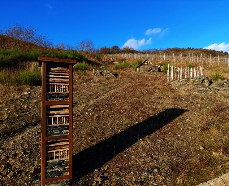 Insektenhotels als Lebensraumhilfen