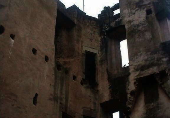 Burgruine Ramstein: Reste des Wohnturms