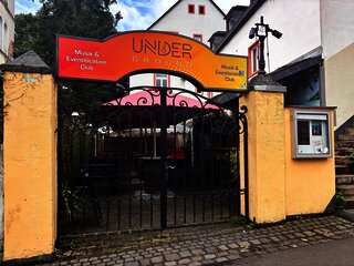 Underground Club Eingang