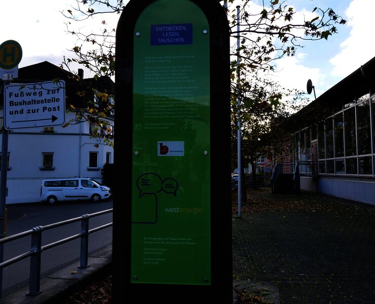 Bücherschrank an der Güterhalle