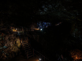 Das Foto zeigt einen Stollen des Besucherbergwerks Fischbach.