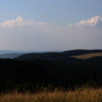 Wandern mit Blick bis an die Mosel