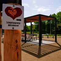 Schild des neuen Schöpfungsweges