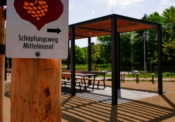 Schild des neuen Schöpfungsweges