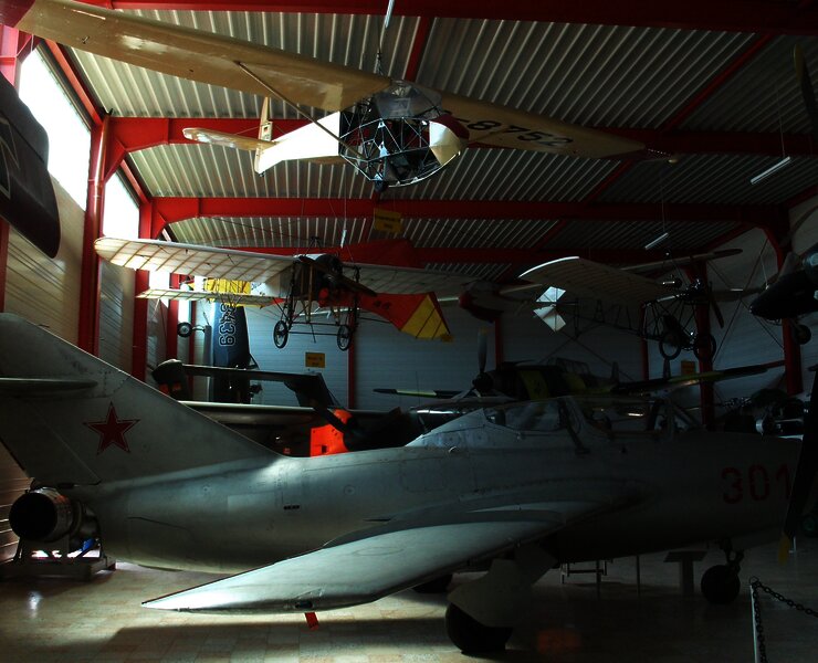 Das Bild zeigt Flugzeuge der Flugausstellung Junior.