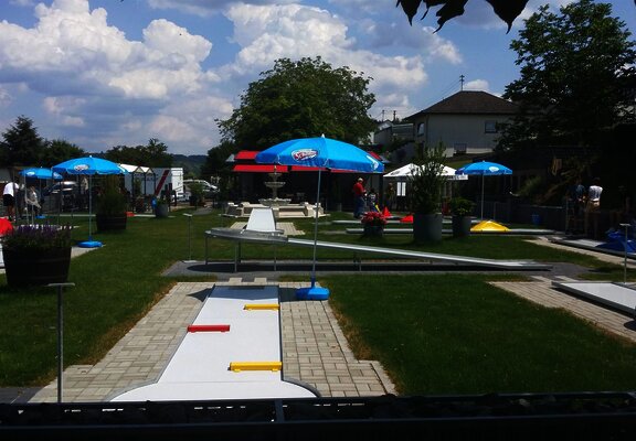 Minigolf b