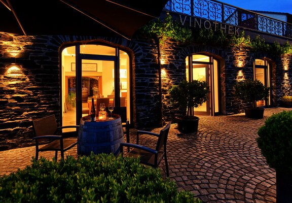 Terrasse vor der Vinothek