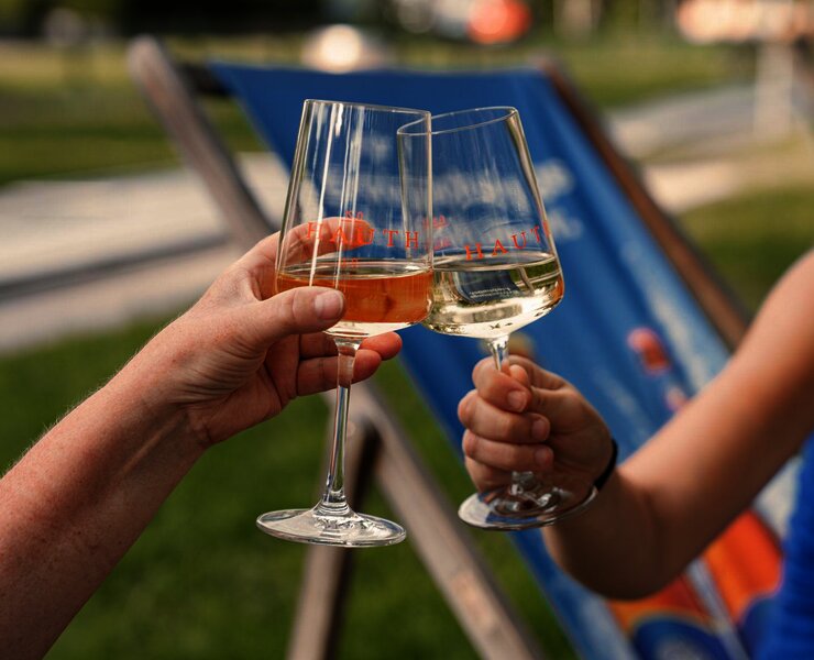 Weingenuss am Moselufer