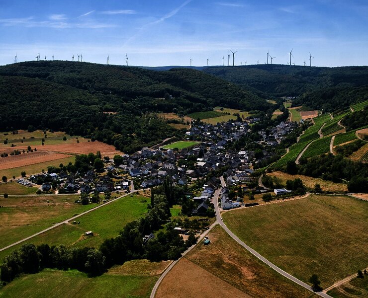 Veldenz im Seitental der Mosel
