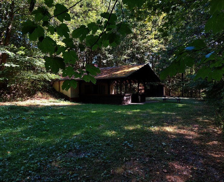 Kesten_Grillhütte_am_Sauerbrunnen