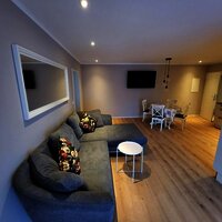 Couch mit Blick auf Esstisch