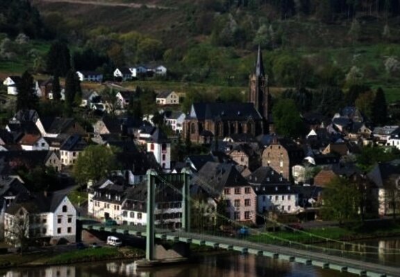Moselbrücke in Bernkastel-Wehlen