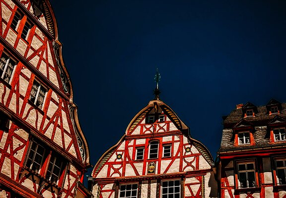 26B01ED7-20E0-4740-B219-B15E361E6950