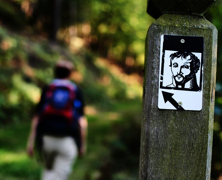 Weglogo entlang der Strecke