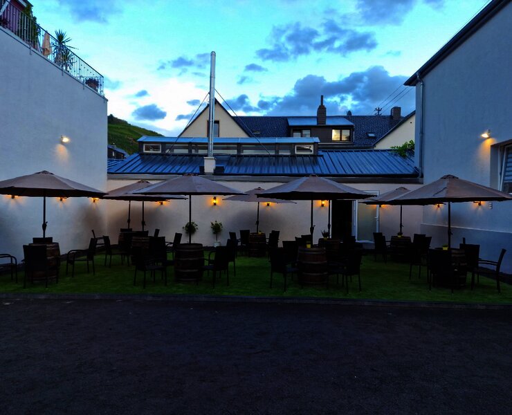 Sitzgelegenheiten Außen