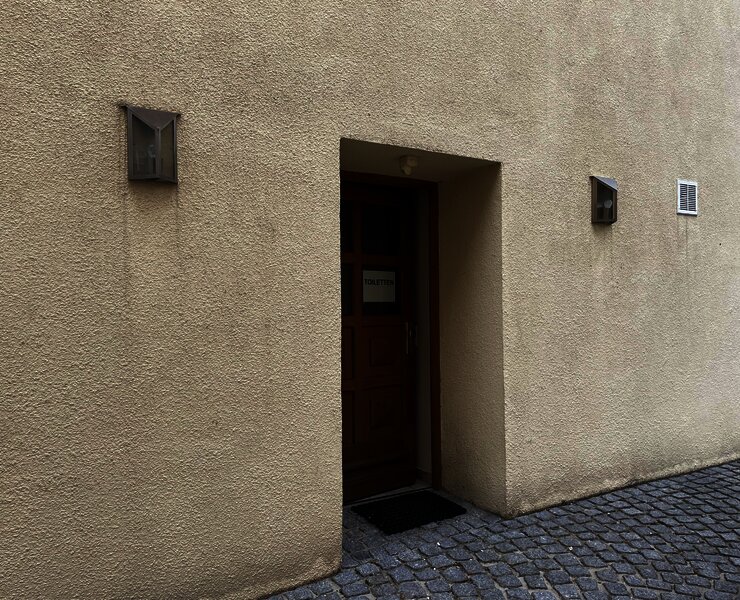 Öffentliche Toilette an der Tourist Information