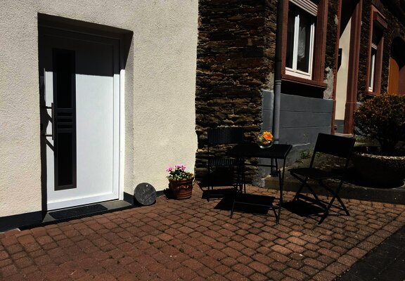 Freisitz vor dem Haus