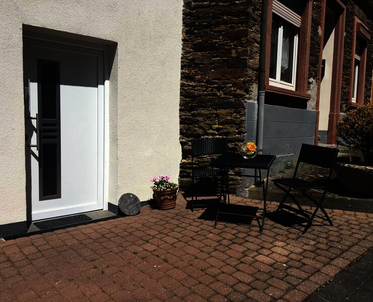 Freisitz vor dem Haus