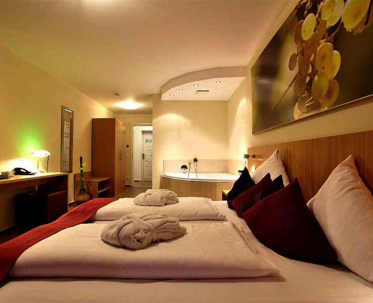 Doppelzimmer Wellness, mit Whirlpool und Balkon