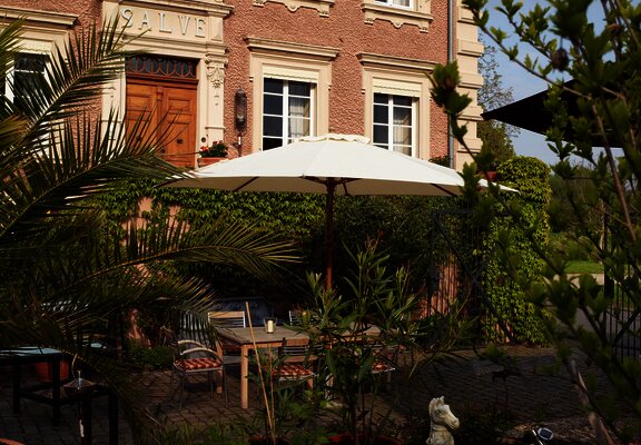 Weingut Mönchhof Außensitzplätze