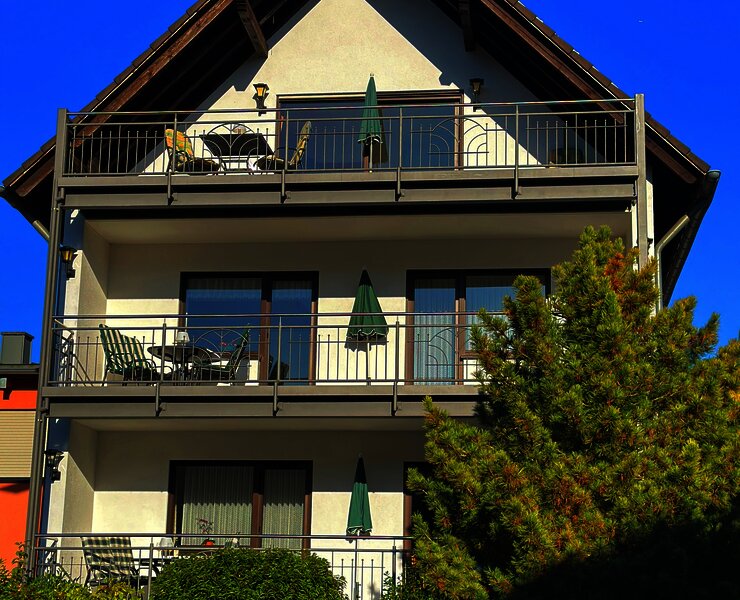Haus Berghof Ansicht Balkon mit Blick zur Mosel