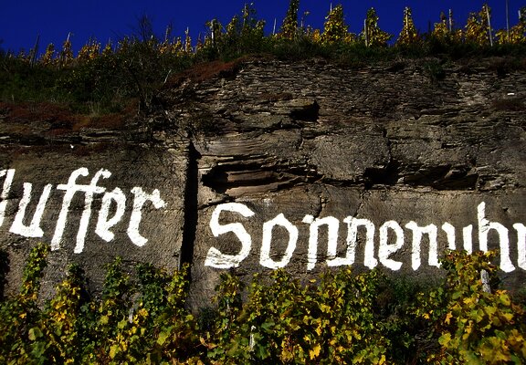 Juffer Sonnenuhr: inmitten der Weinberge